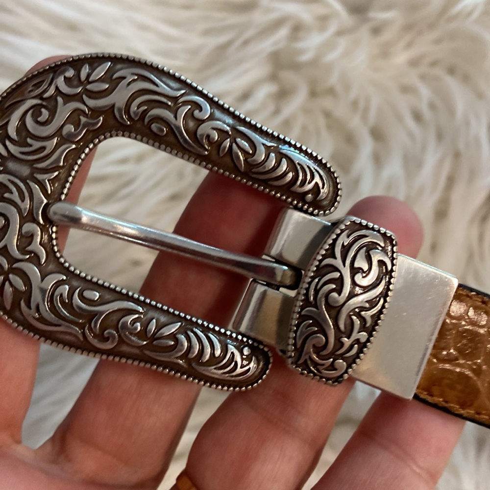 Coldwater Creek Tan  Croc-Embossed Belt with Silver Buckle size 34 BNWOT - Picture 4 of 8